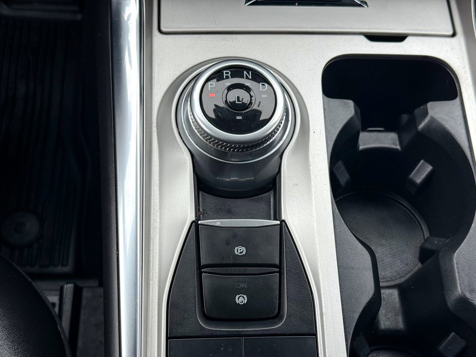 Certified 2022 Ford Explorer XLT w/ Equipment Group 202A image 32