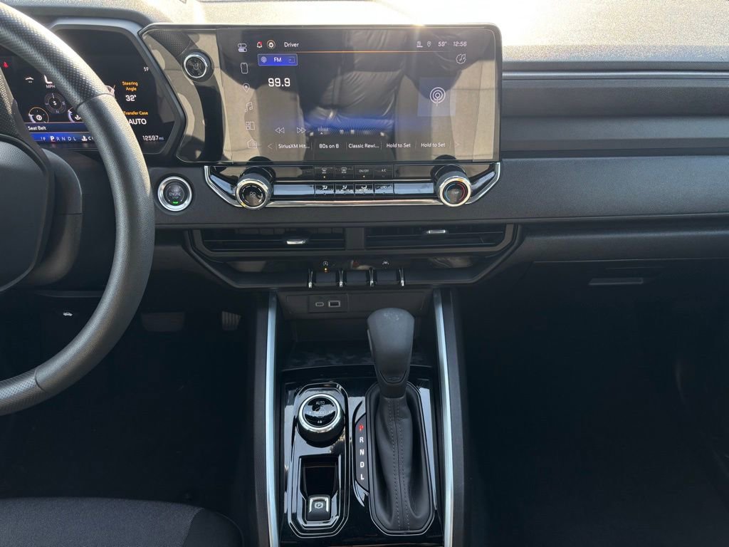 Used 2024 Chevrolet Colorado Trail Boss w/ Technology Package image 10