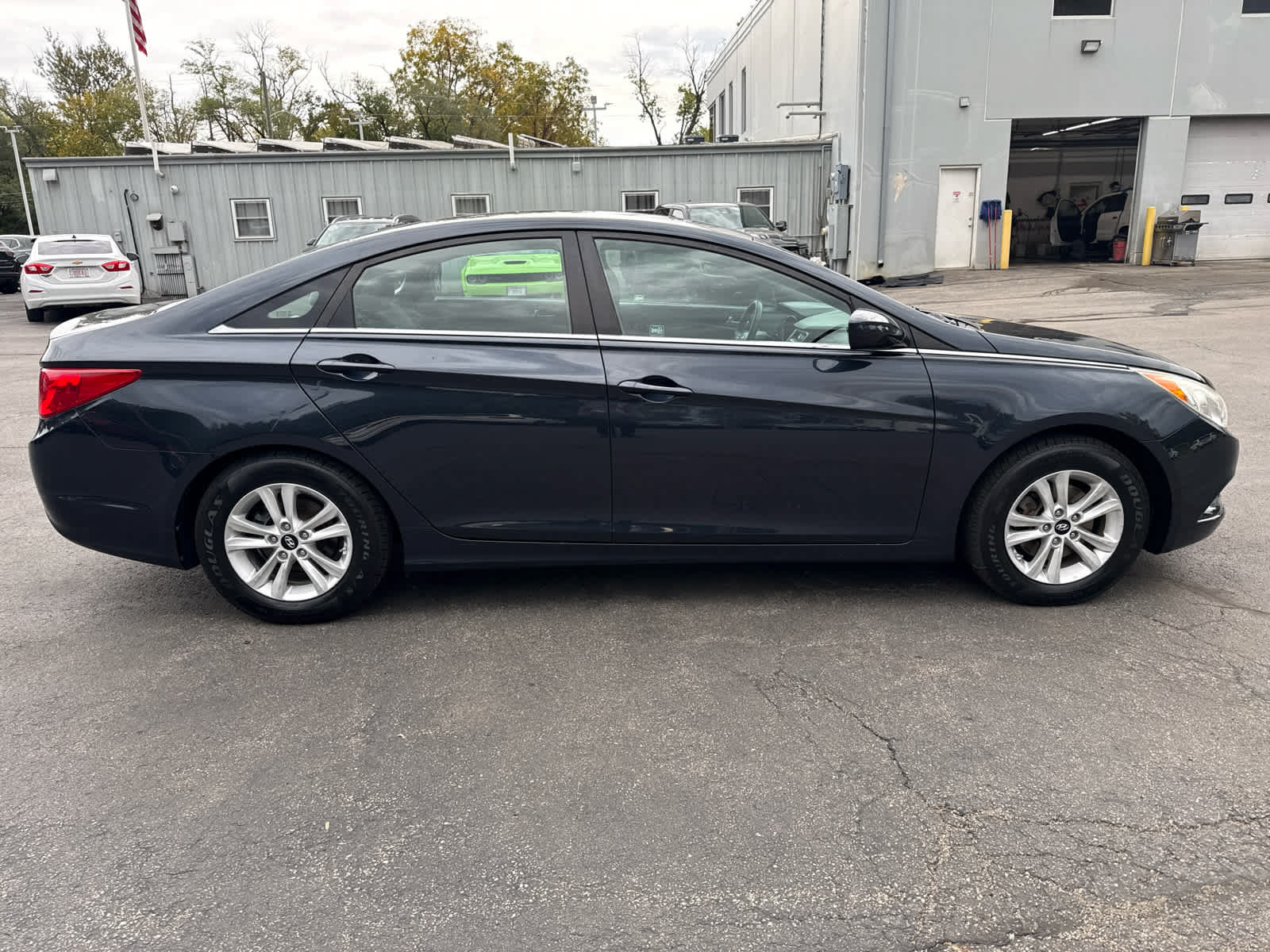 Used 2013 Hyundai Sonata GLS FWD image 2