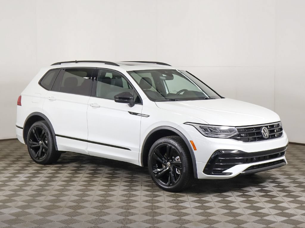 Used 2024 Volkswagen Tiguan SE R-Line AWD/4WD image 55