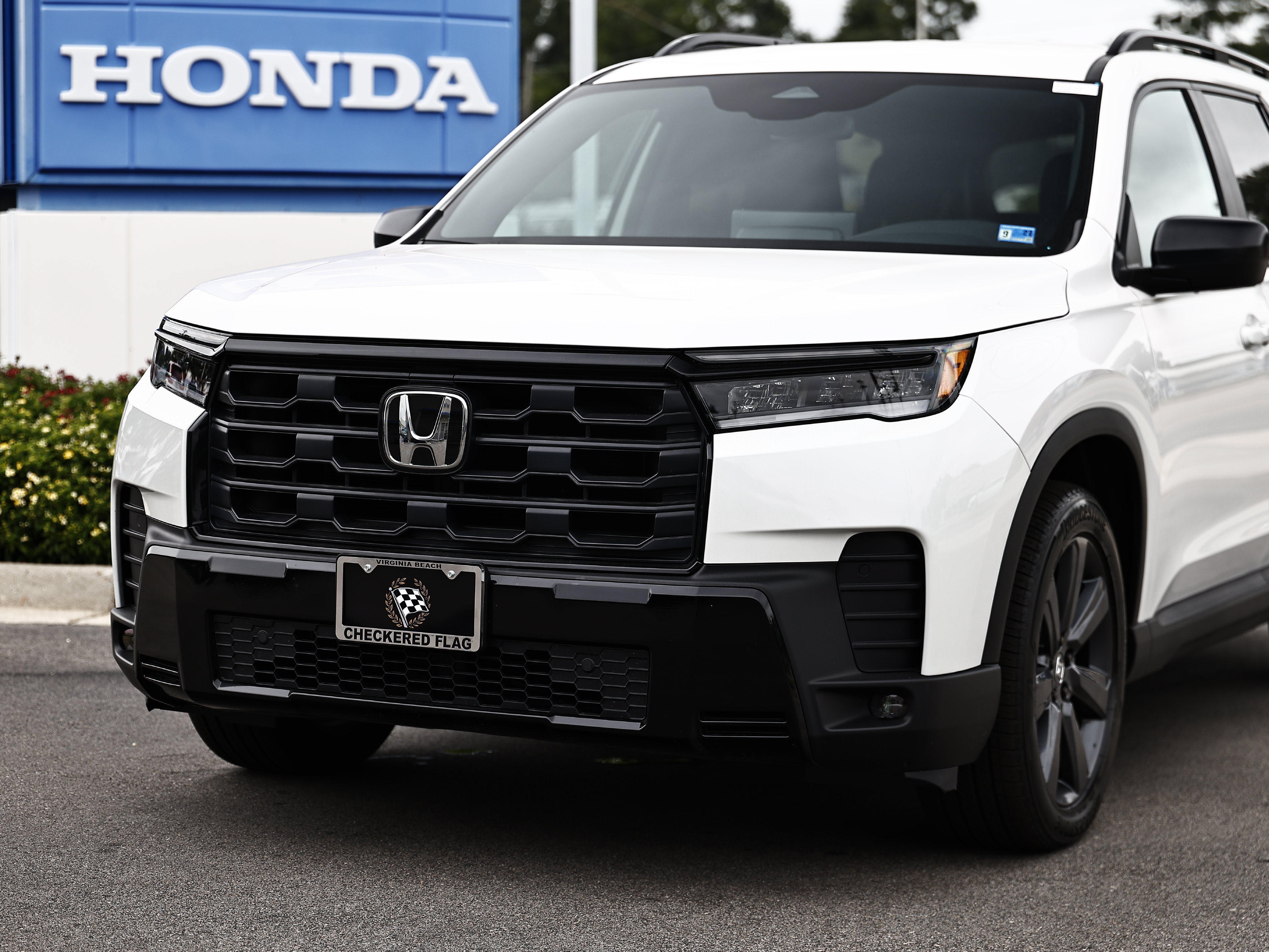 Used 2026 Honda Pilot Sport image 2