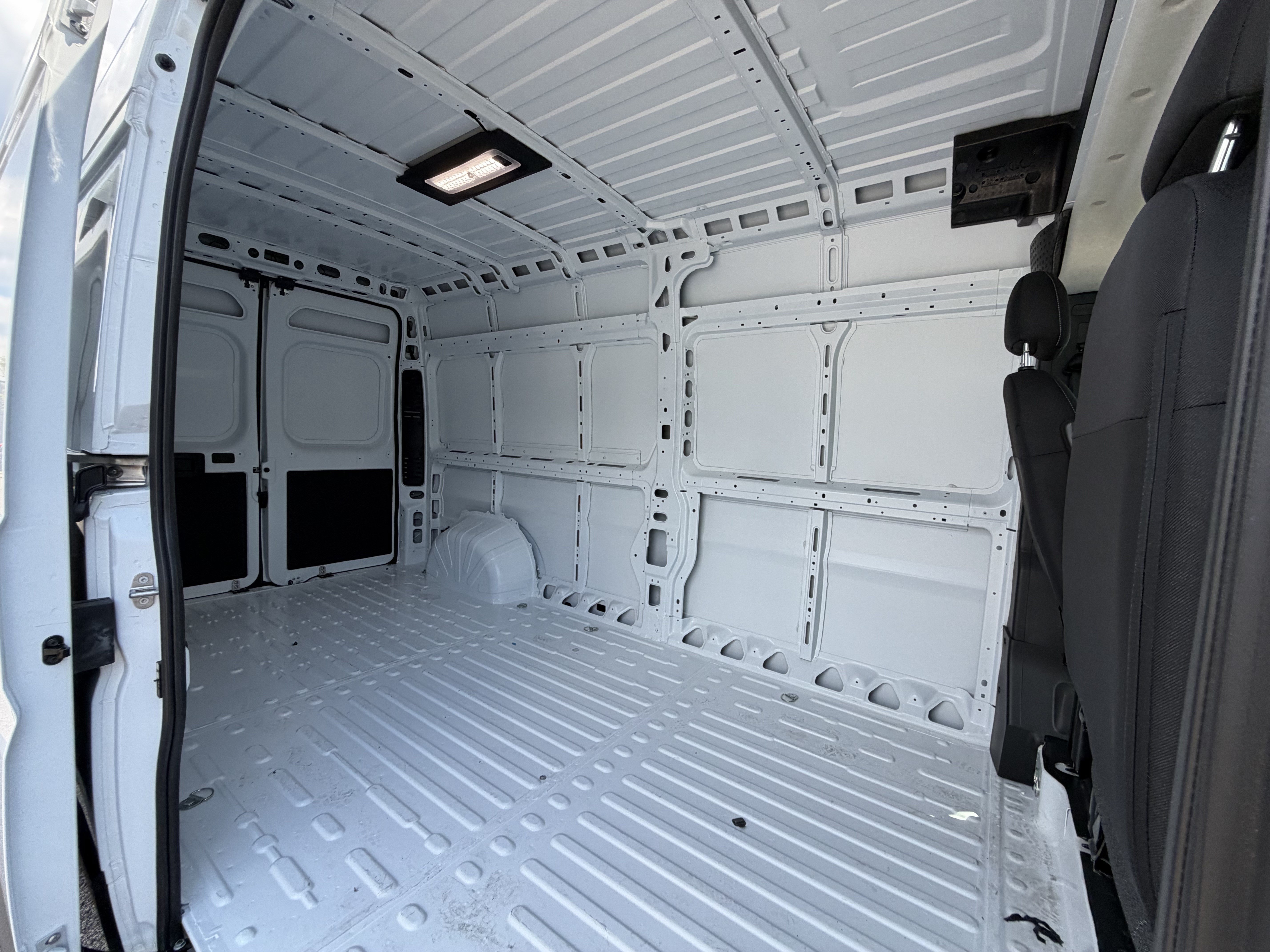 New 2026 RAM ProMaster 2500 w/ Convenience Group FWD image 33