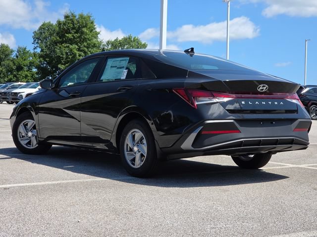 New 2026 Hyundai Elantra SE FWD image 12