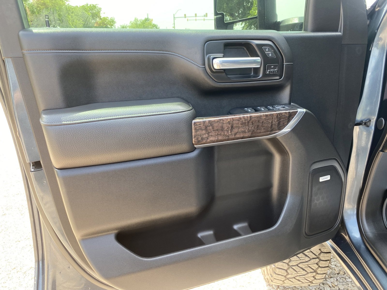 Used 2020 GMC Sierra 2500 Denali w/ Denali Ultimate Package AWD/4WD image 11