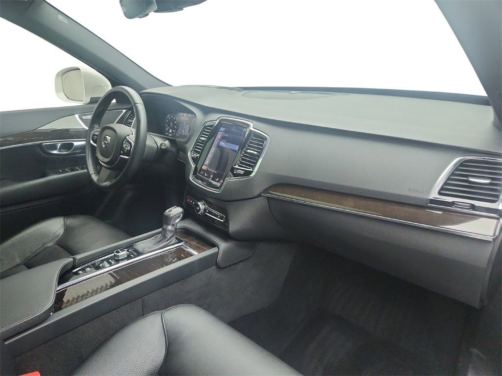 Used 2017 Volvo XC90 T6 Momentum w/ Vision Package image 26