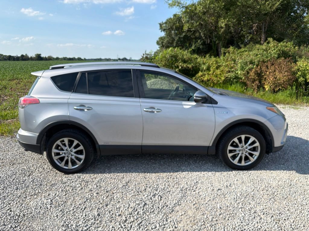 Used 2017 Toyota RAV4 Limited w/ Advanced Technology Package AWD/4WD image 17