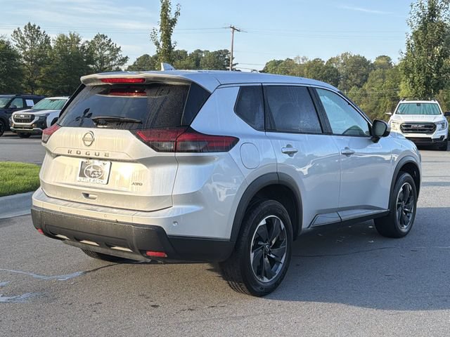 Used 2025 Nissan Rogue SV AWD/4WD image 5