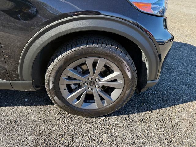 Used 2022 Ford Explorer XLT w/ Equipment Group 202A image 28