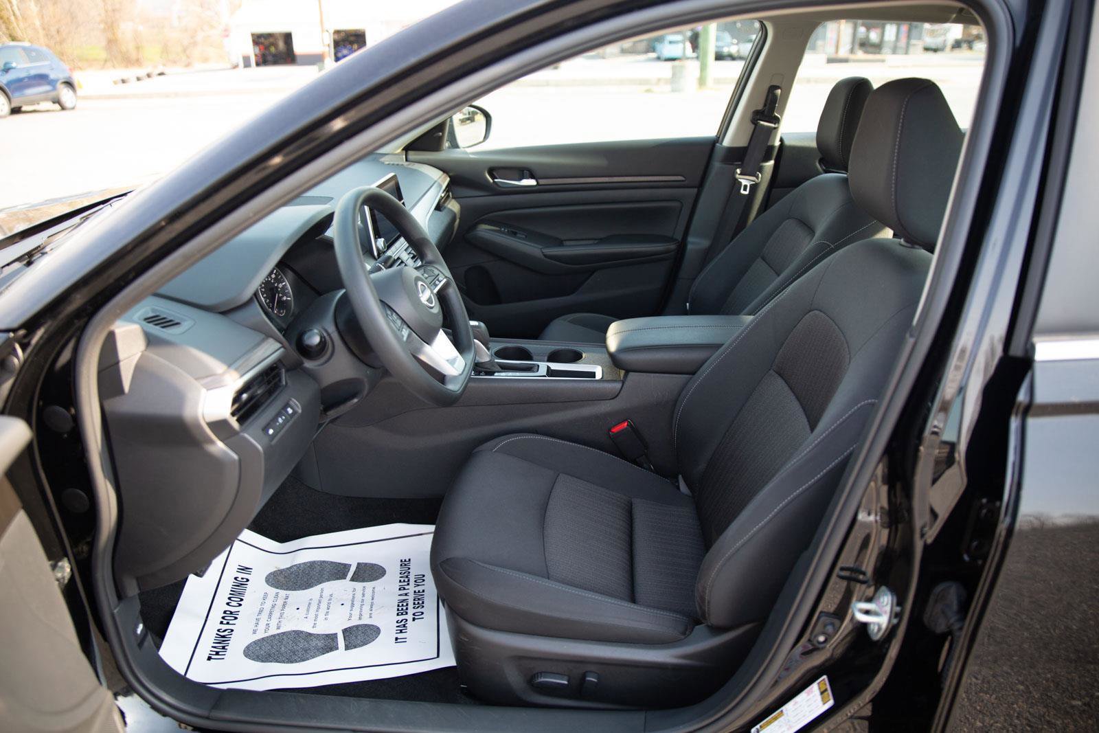 Used 2025 Nissan Altima 2.5 SV image 19