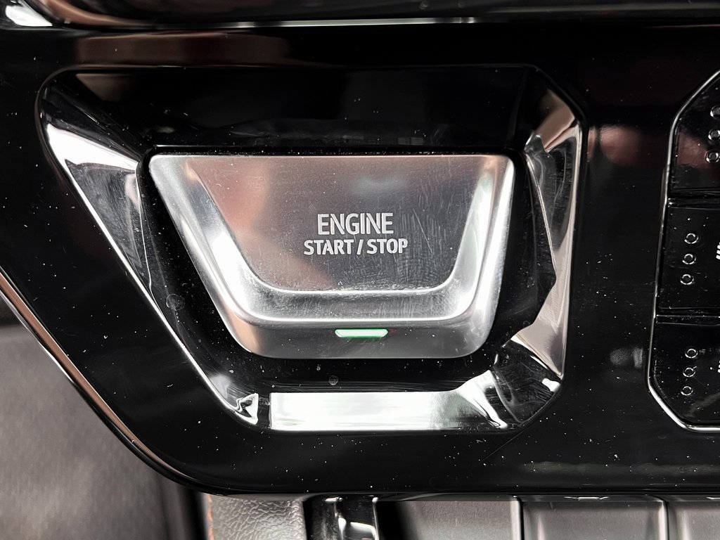 Used 2025 GMC Sierra 1500 AT4 w/ AT4 Preferred Package image 8