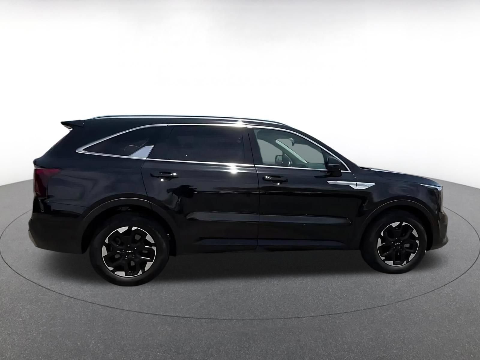Used 2024 Kia Sorento S FWD image 16