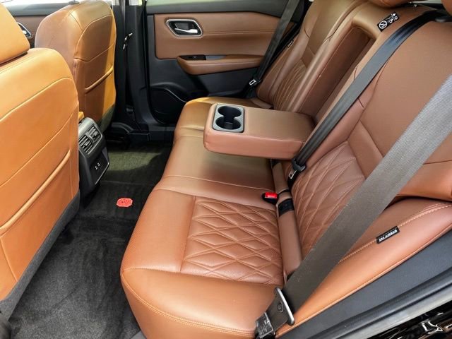 Used 2025 Nissan Rogue Platinum image 26