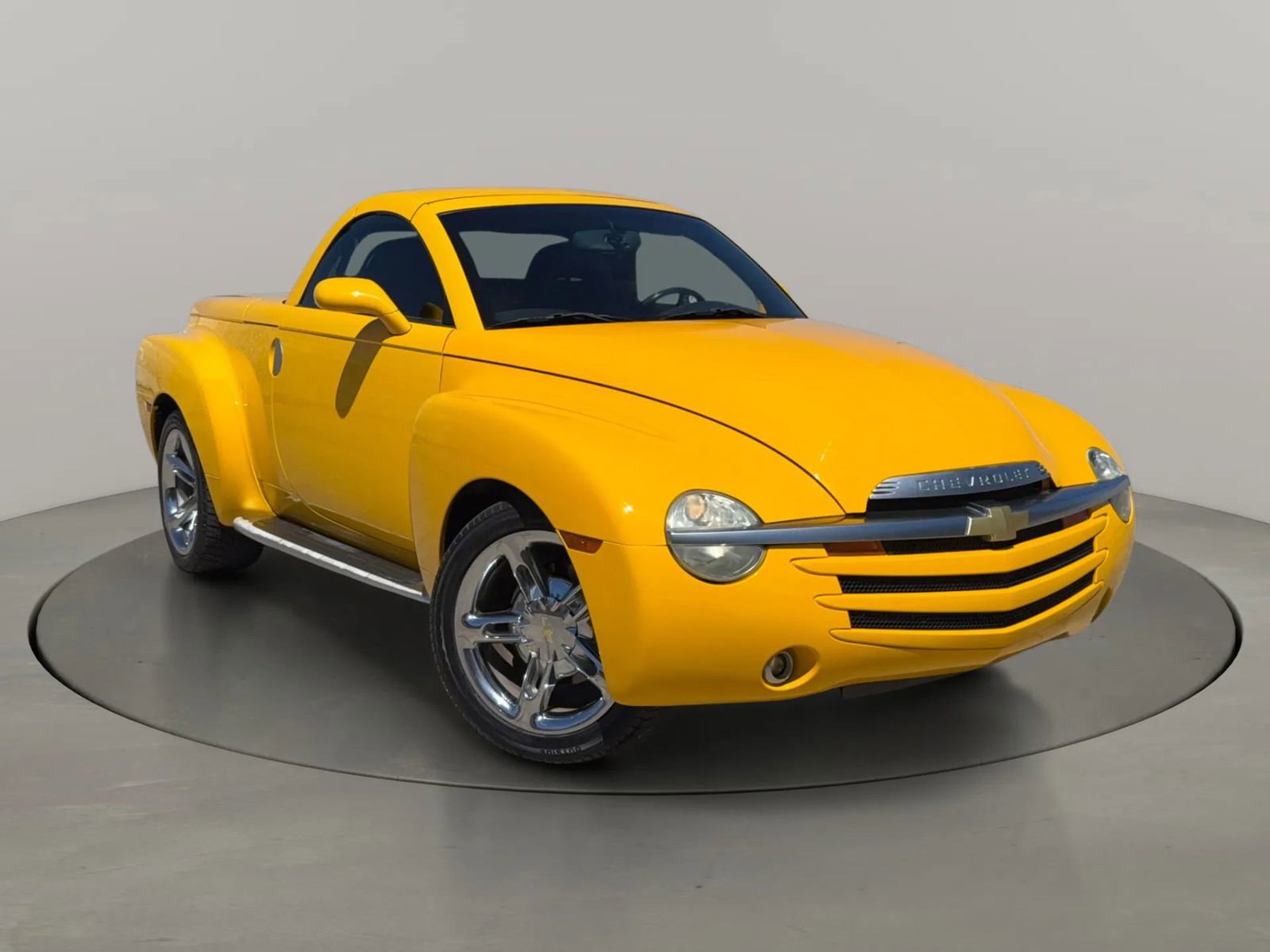 Used 2004 Chevrolet SSR w/ Preferred Equipment Group image 14