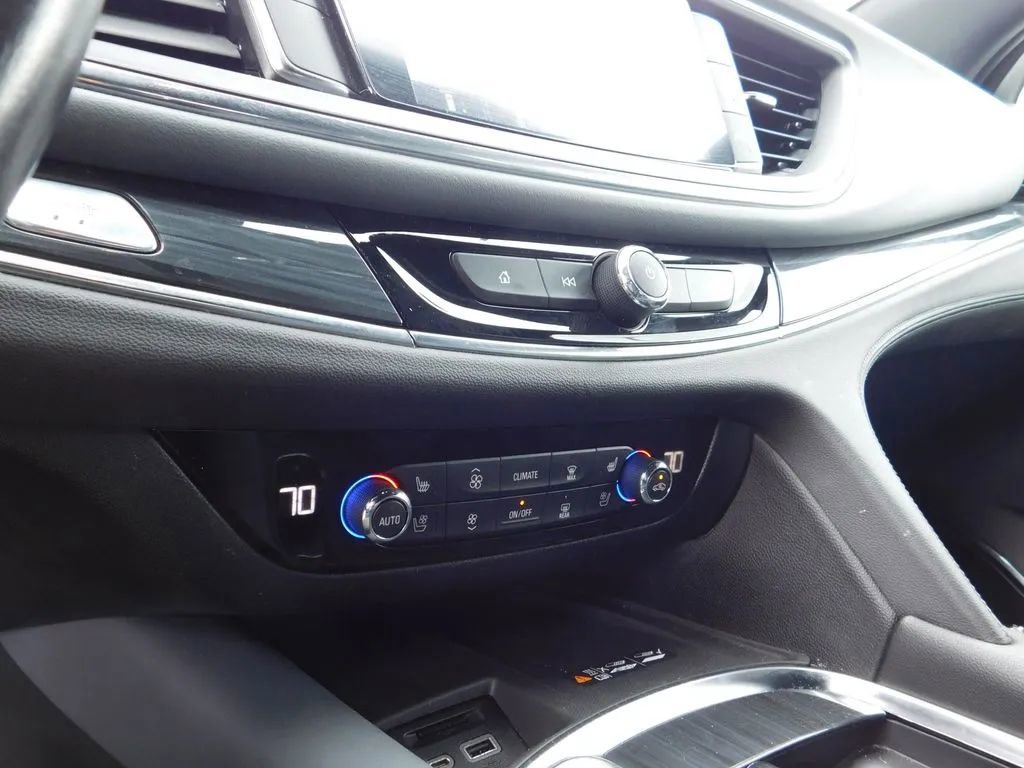 Used 2024 Buick Enclave Premium image 20