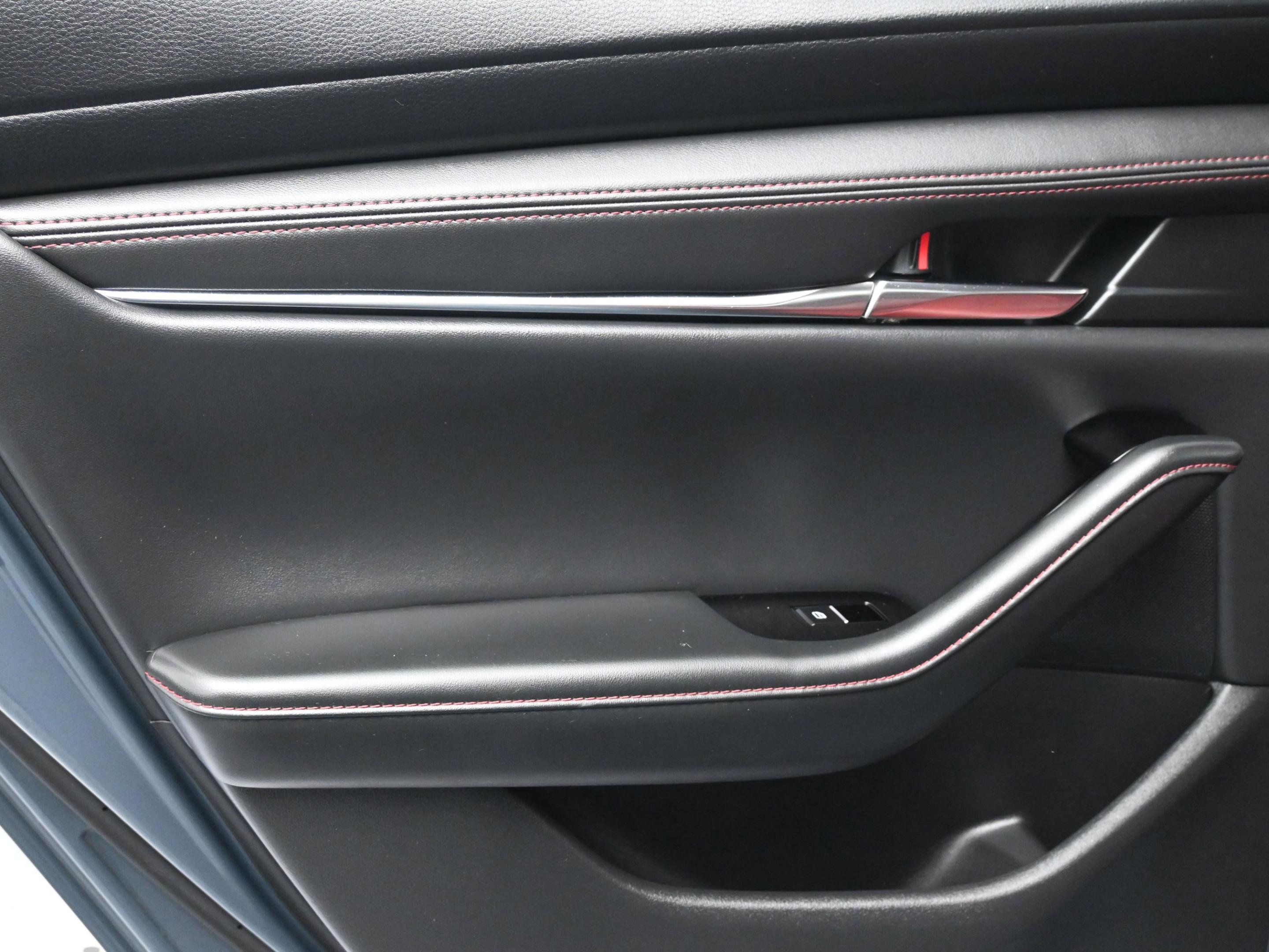 Used 2024 MAZDA MAZDA3 s image 38