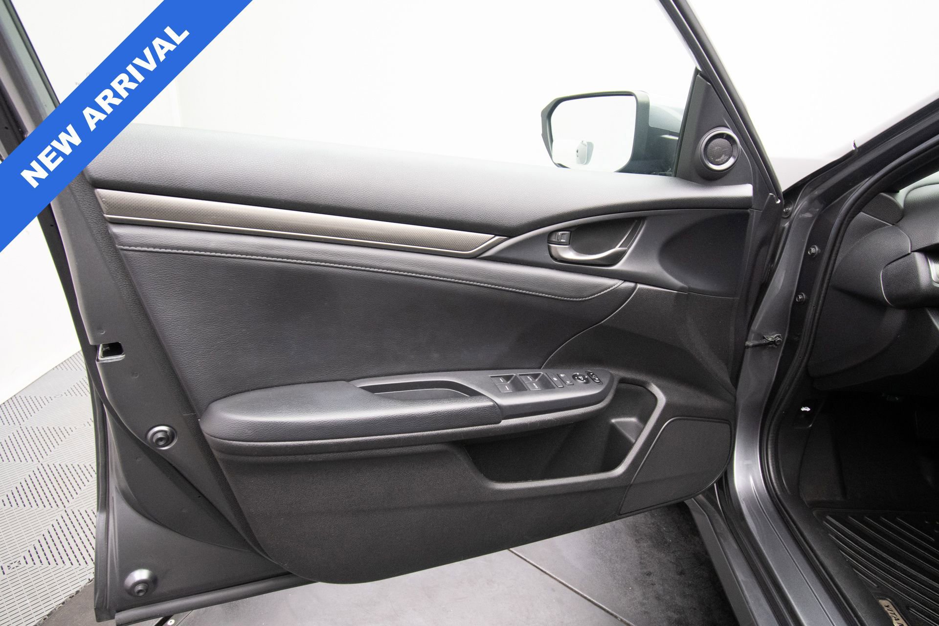 Used 2018 Honda Civic EX-L image 14