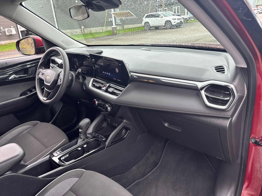 Used 2024 Chevrolet TrailBlazer LT FWD image 27