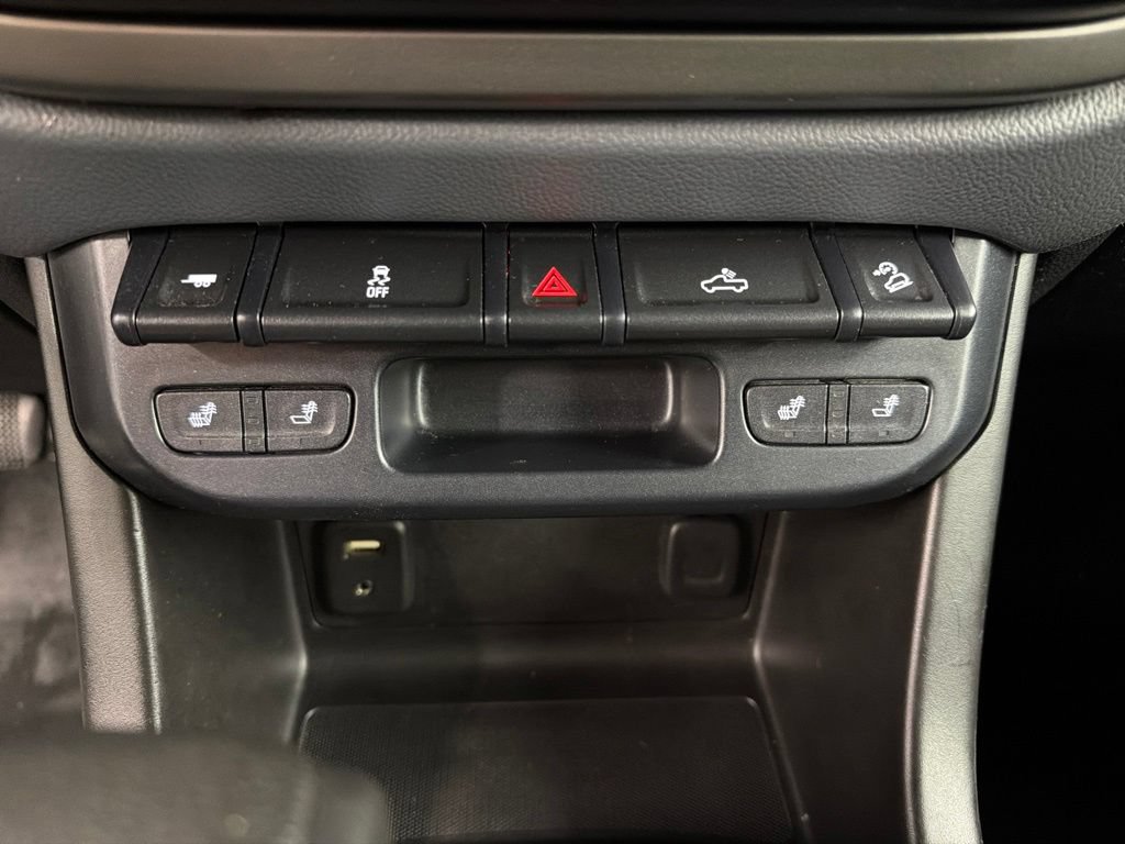 Used 2015 Chevrolet Colorado Z71 AWD/4WD image 16
