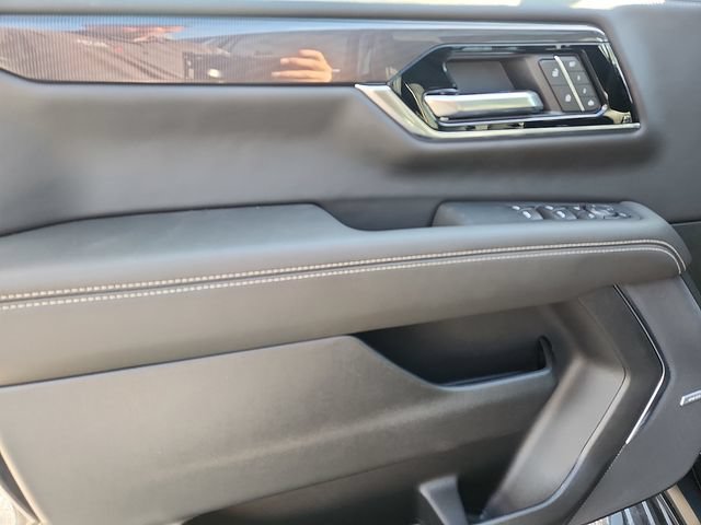 New 2026 GMC Yukon XL Elevation w/ Elevation Premium Package AWD/4WD image 8