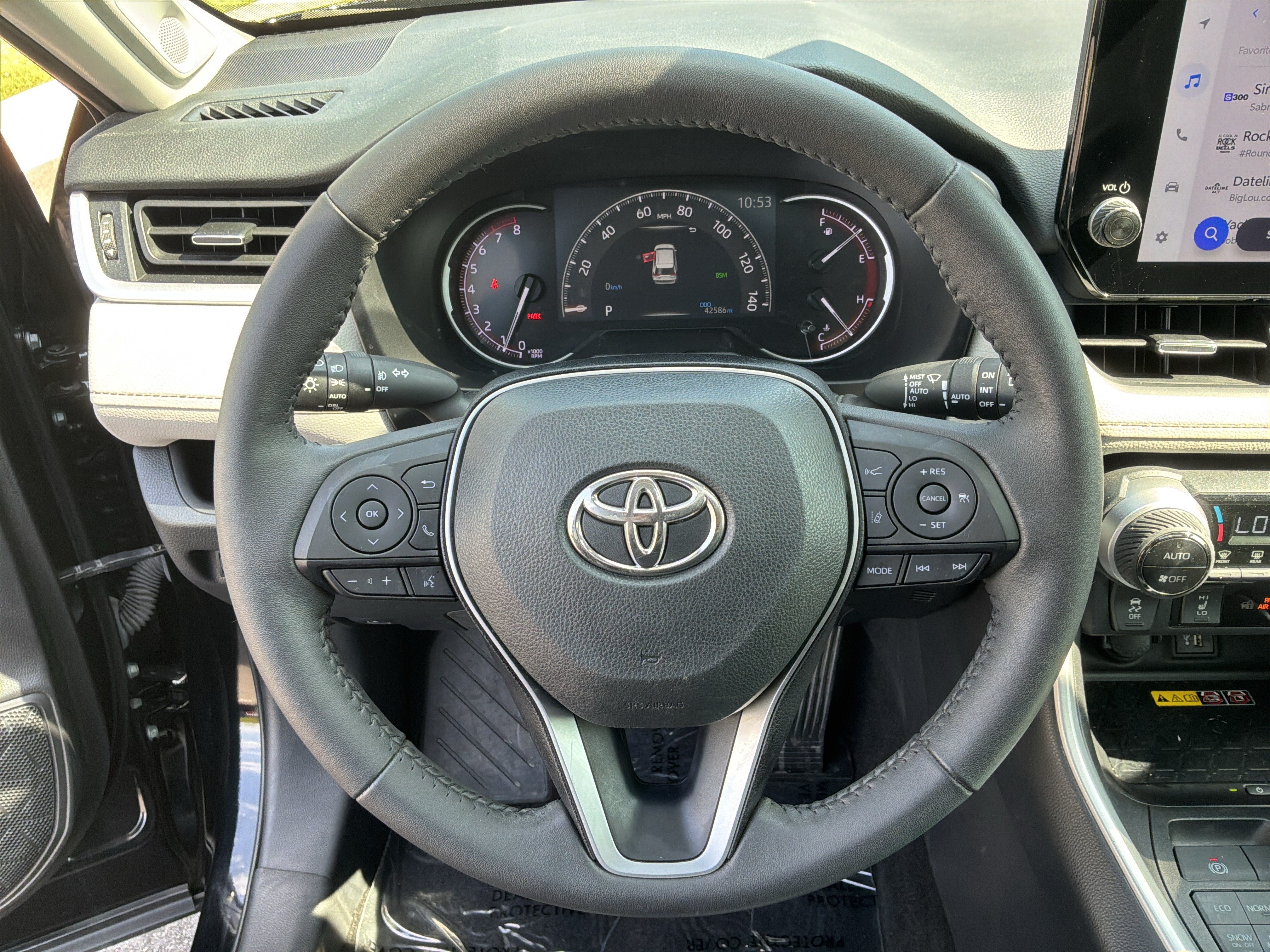 Used 2023 Toyota RAV4 XLE Premium AWD/4WD image 18