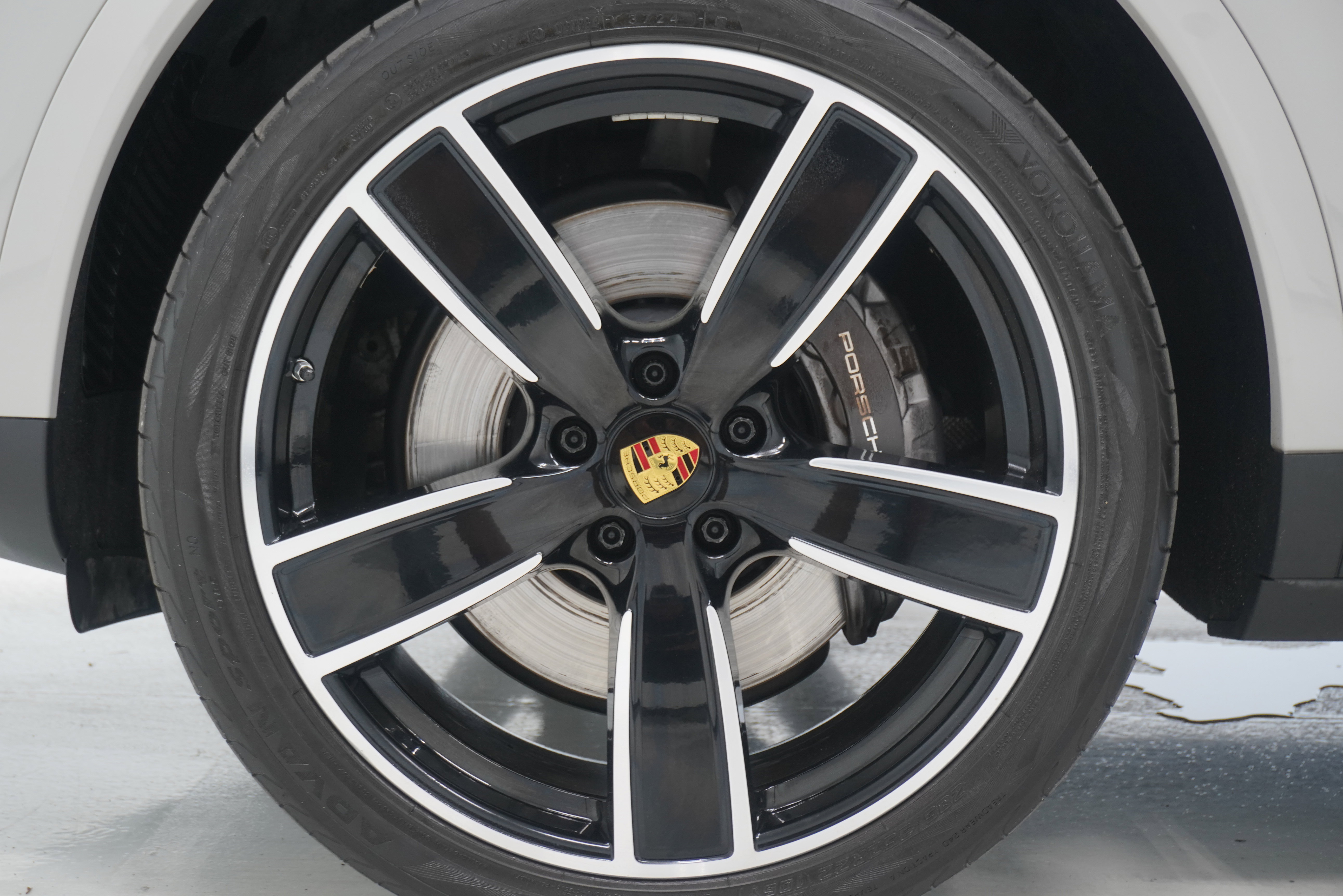 Used 2022 Porsche Cayenne Coupe AWD/4WD image 33