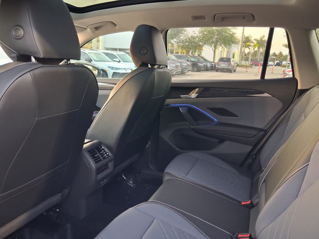 New 2026 Volkswagen Tiguan SE FWD image 5