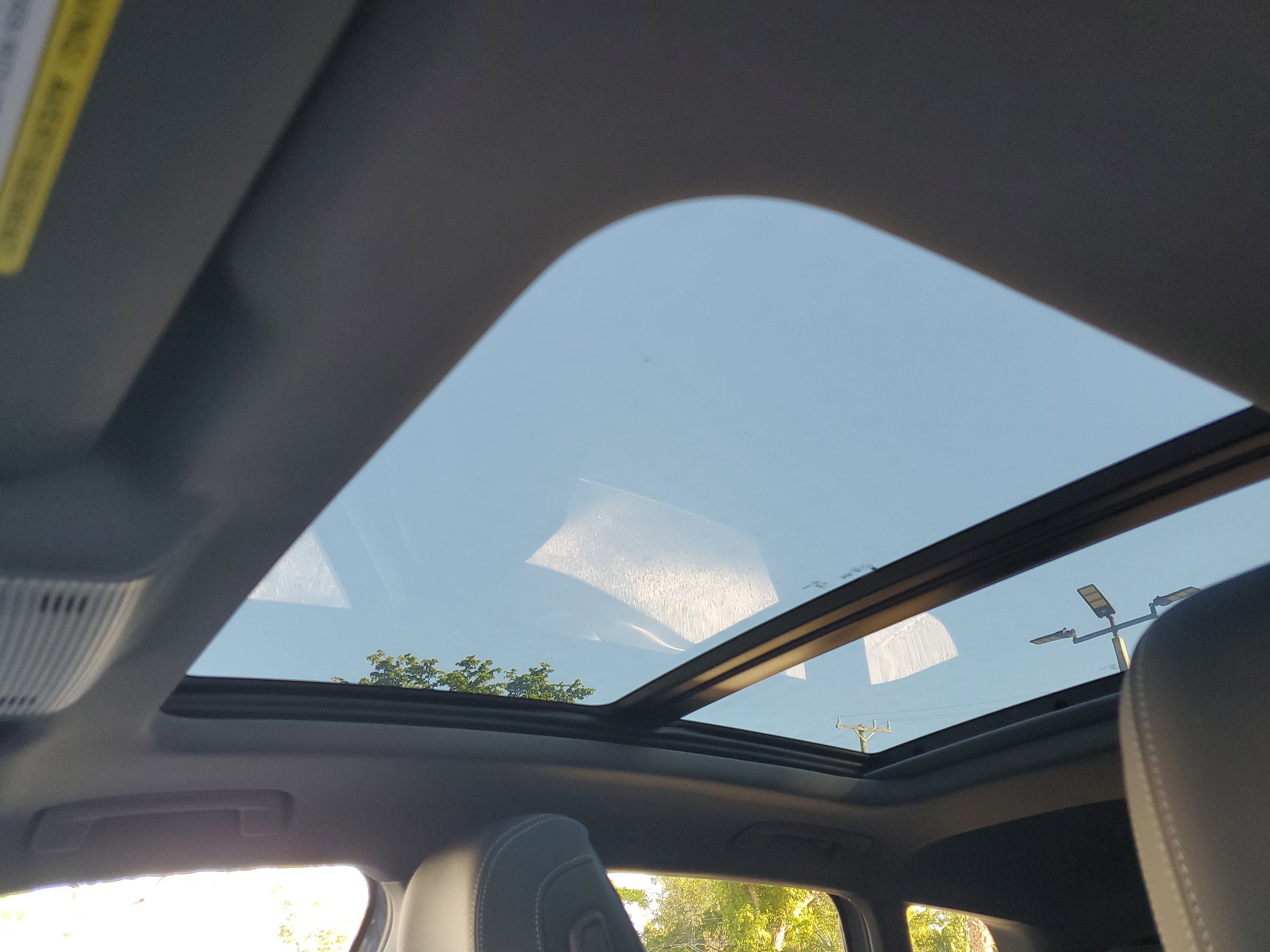 Used 2025 Audi Q4 e-tron Premium w/ Convenience Package image 9