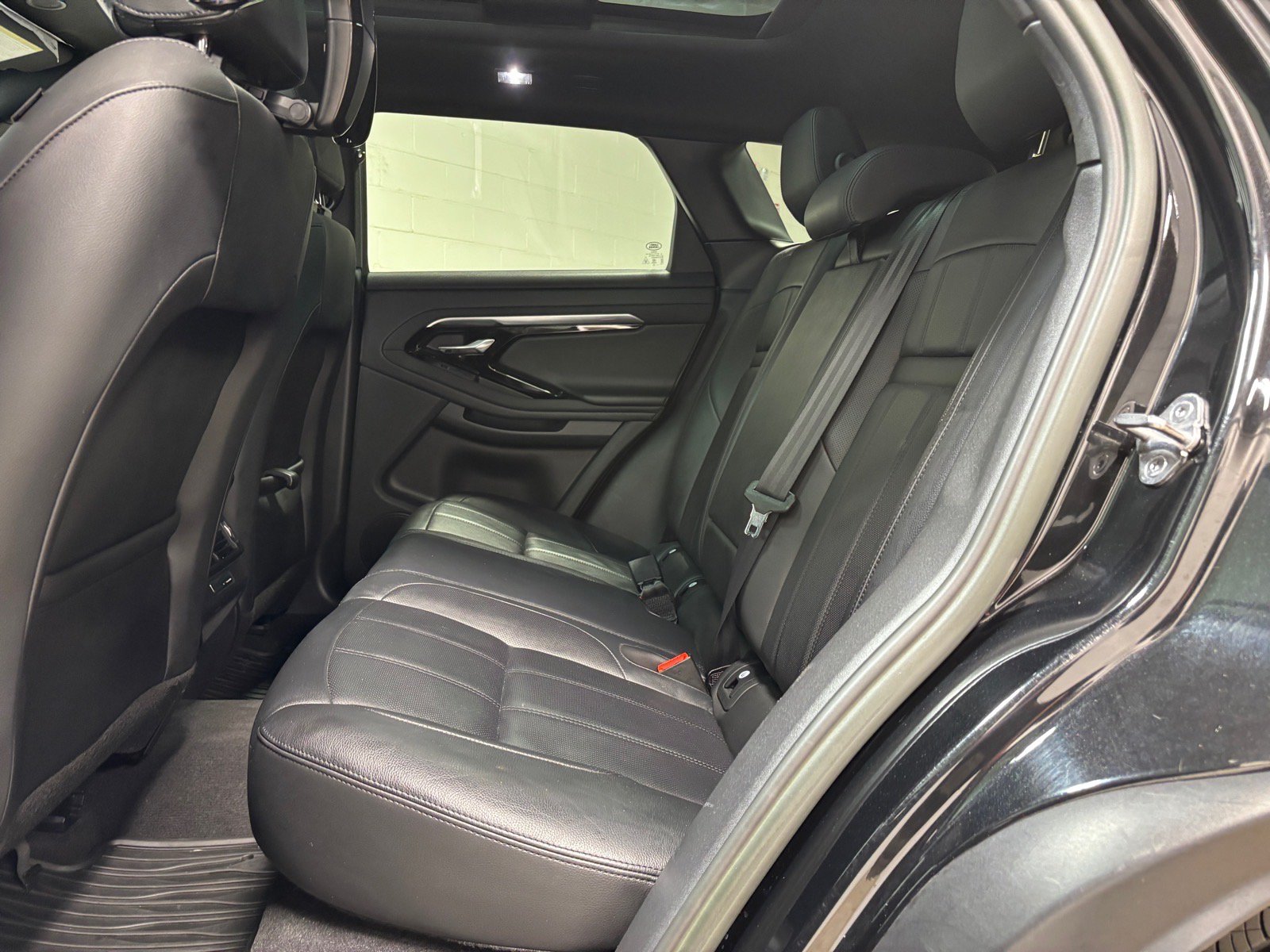 Used 2023 Land Rover Range Rover Evoque R-Dynamic S AWD/4WD image 29