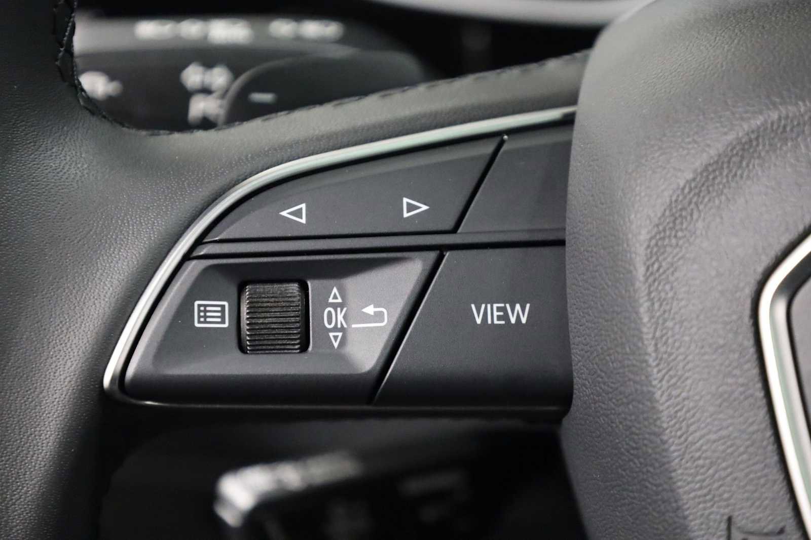 Certified 2025 Audi Q3 2.0T Premium w/ Black Optic Sport Package image 24