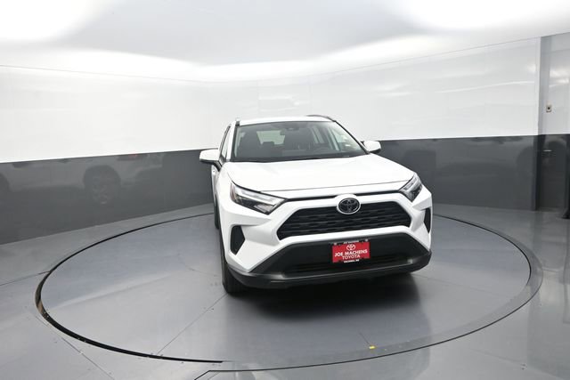 Used 2025 Toyota RAV4 XLE AWD/4WD image 24