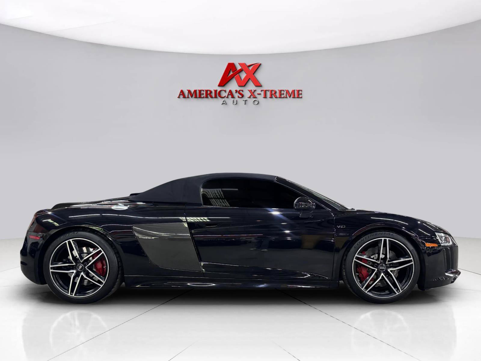 Used 2017 Audi R8 V10 w/ Carbon Exterior Package AWD/4WD image 18