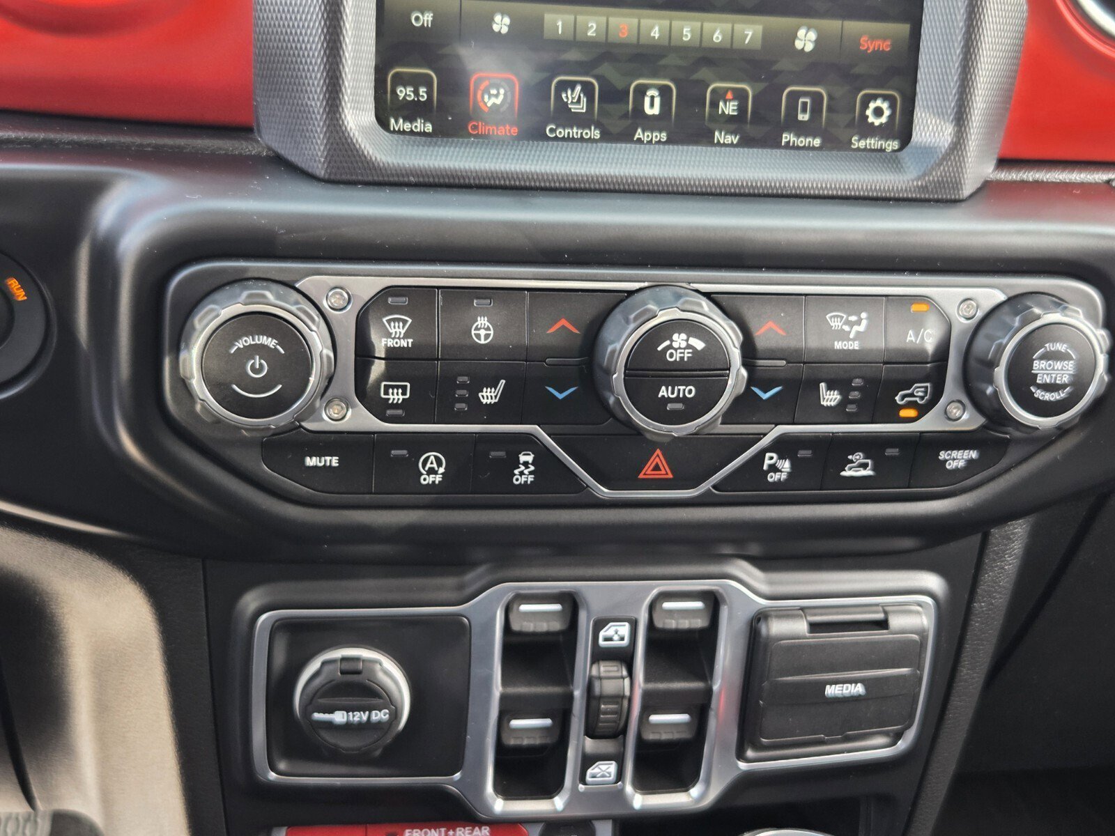 Used 2020 Jeep Gladiator Rubicon AWD/4WD image 16