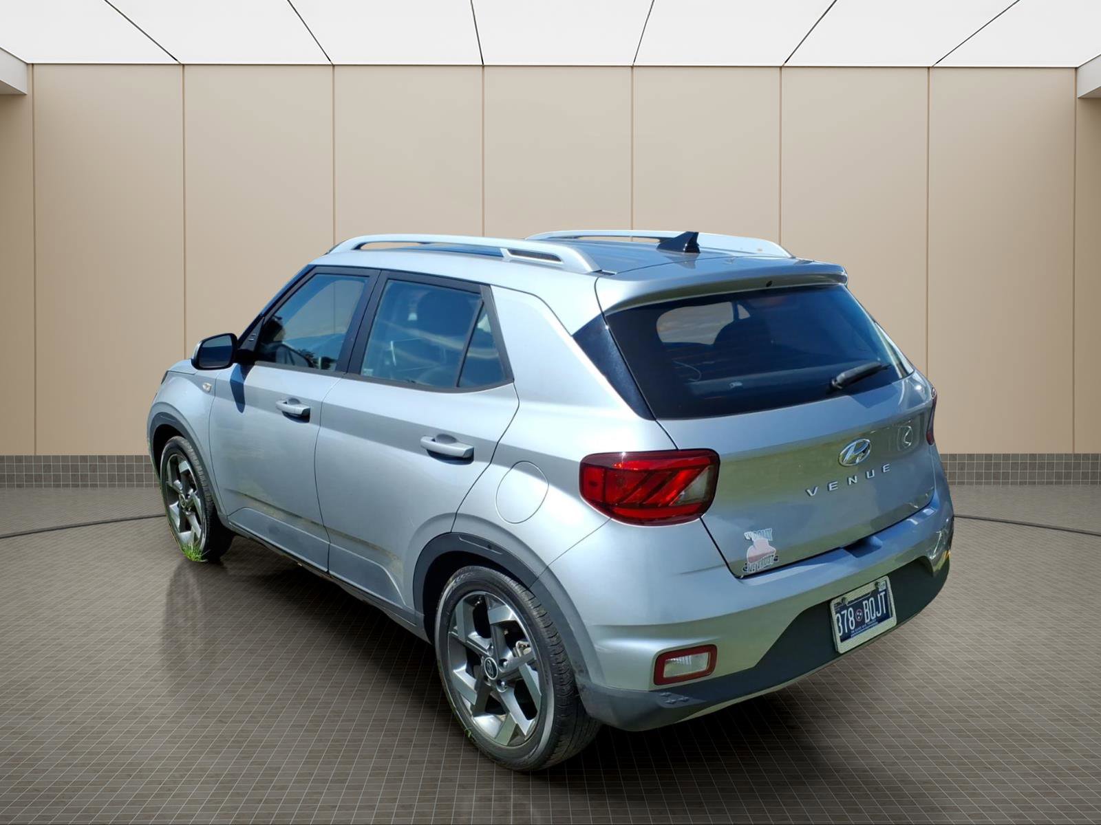 Certified 2022 Hyundai Venue SEL FWD image 19