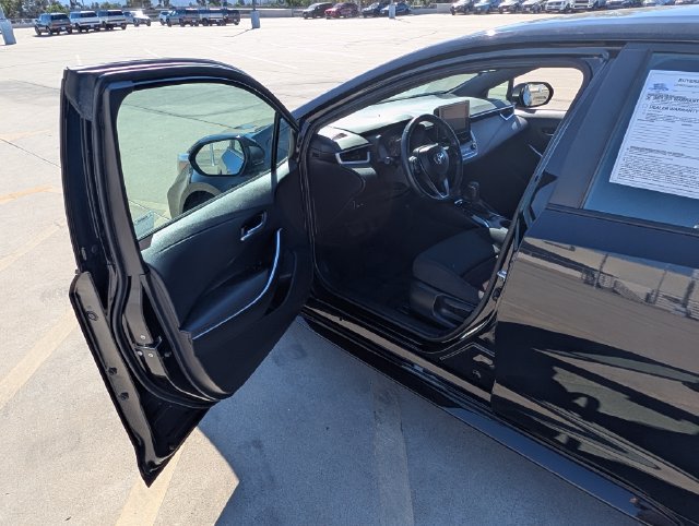 Used 2025 Toyota Corolla SE FWD image 32