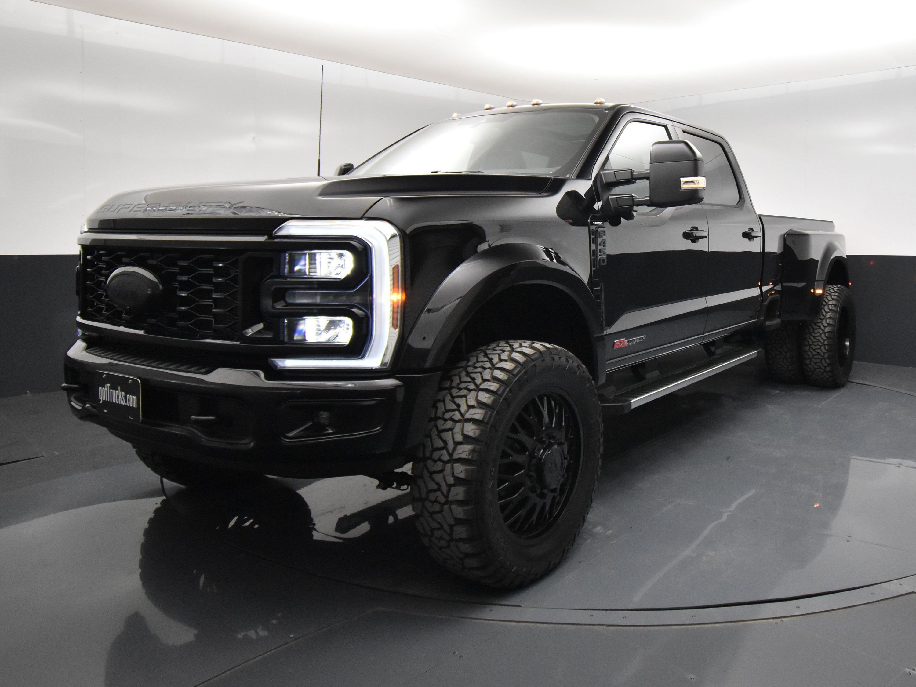 Used 2026 Ford F450 Lariat image 2