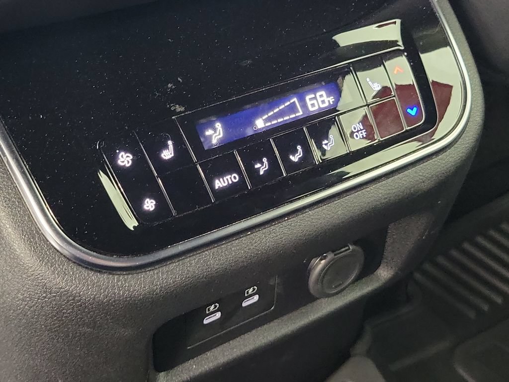Used 2025 Nissan Armada Platinum AWD/4WD image 16