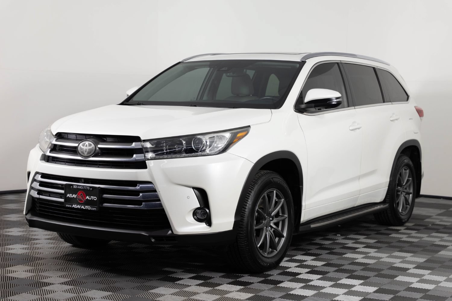 Used 2019 Toyota Highlander Limited Platinum AWD/4WD image 2