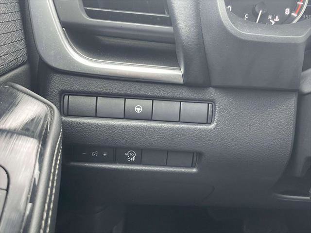 Used 2023 Nissan Rogue SV image 19