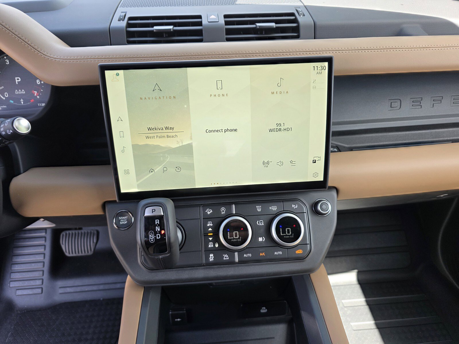 New 2026 Land Rover Defender 110 X-Dynamic SE image 17