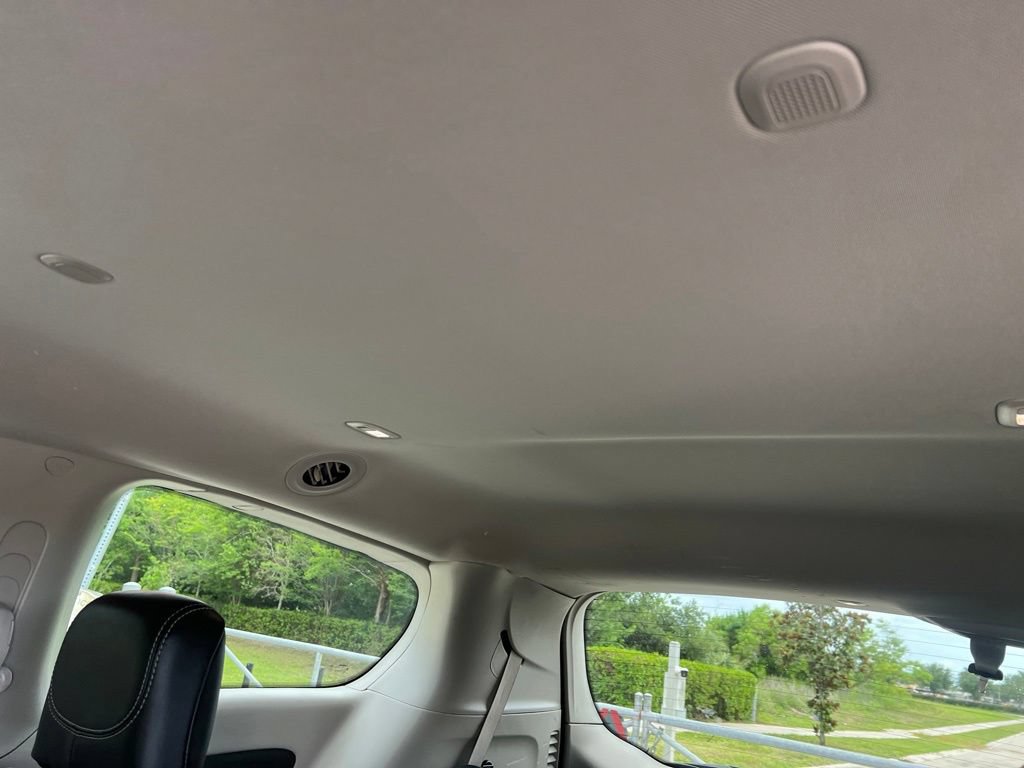 Used 2023 Chrysler Pacifica Touring-L FWD image 37