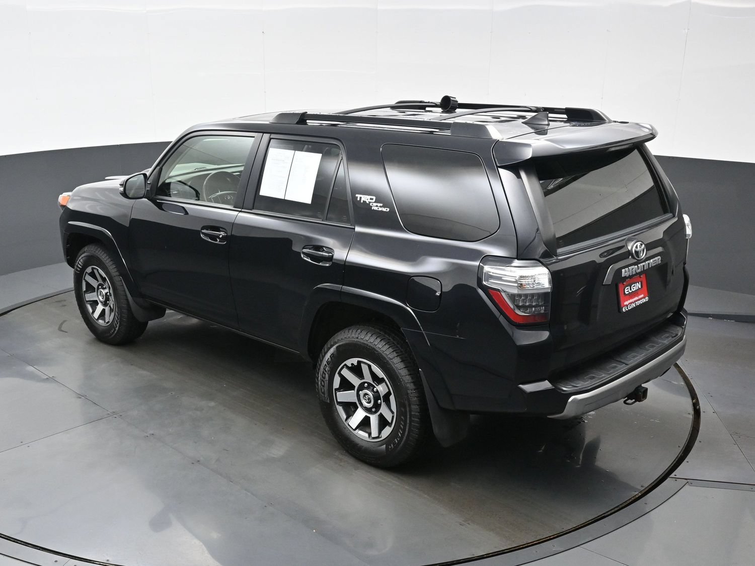 Used 2022 Toyota 4Runner TRD Off-Road Premium AWD/4WD image 39