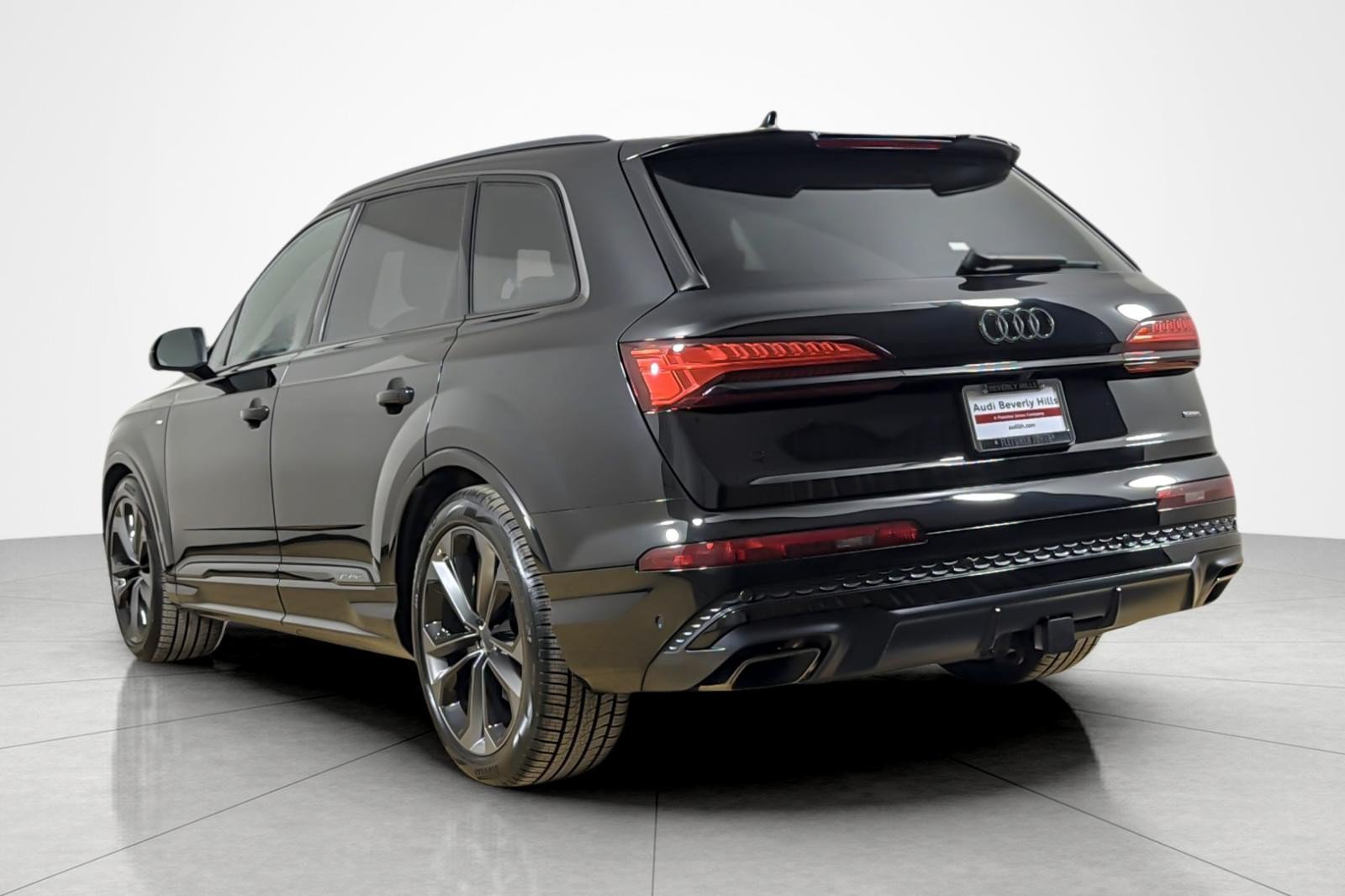 Used 2026 Audi Q7 Premium Plus AWD/4WD image 3