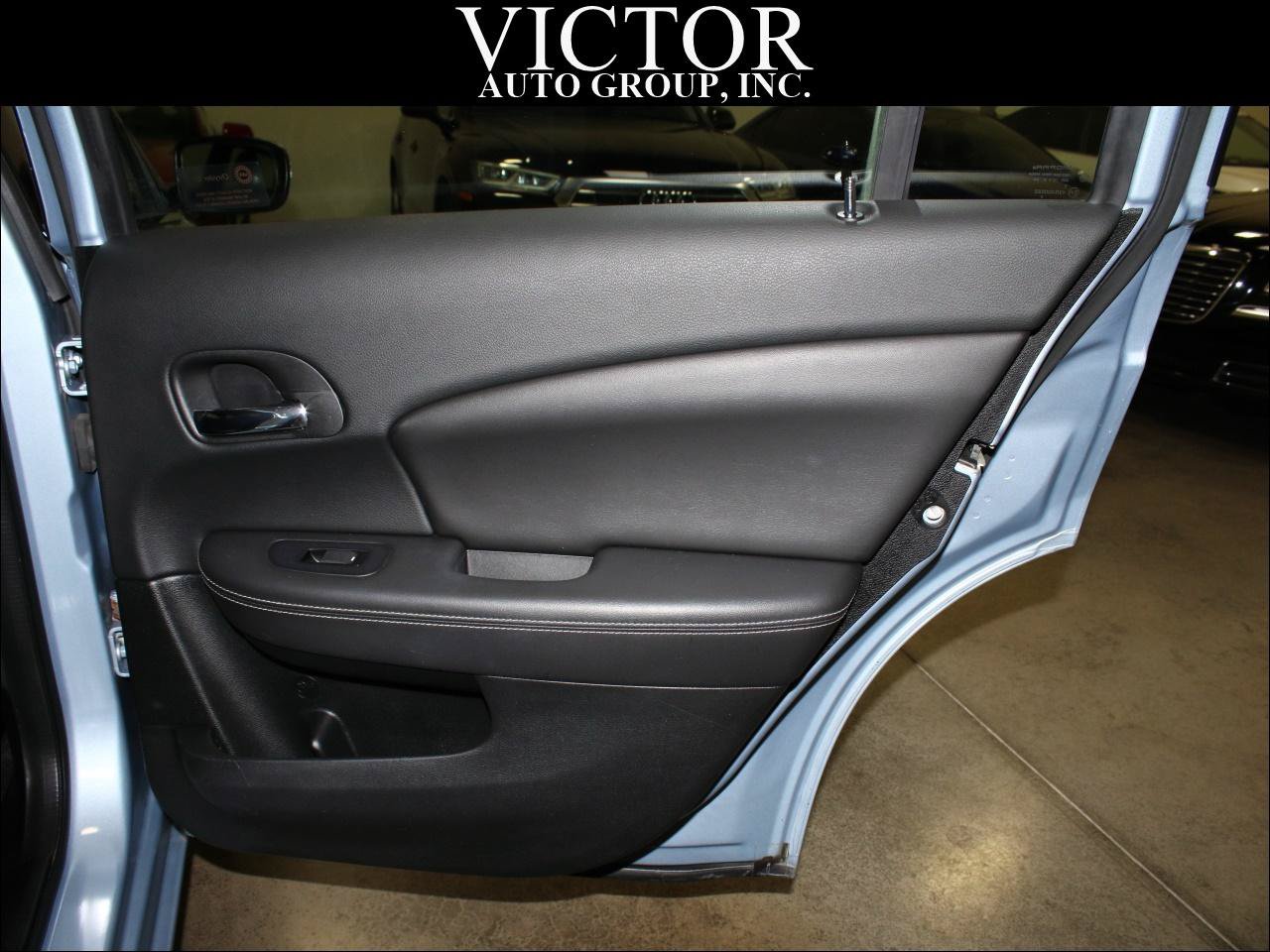 Used 2013 Chrysler 200 Limited FWD image 24