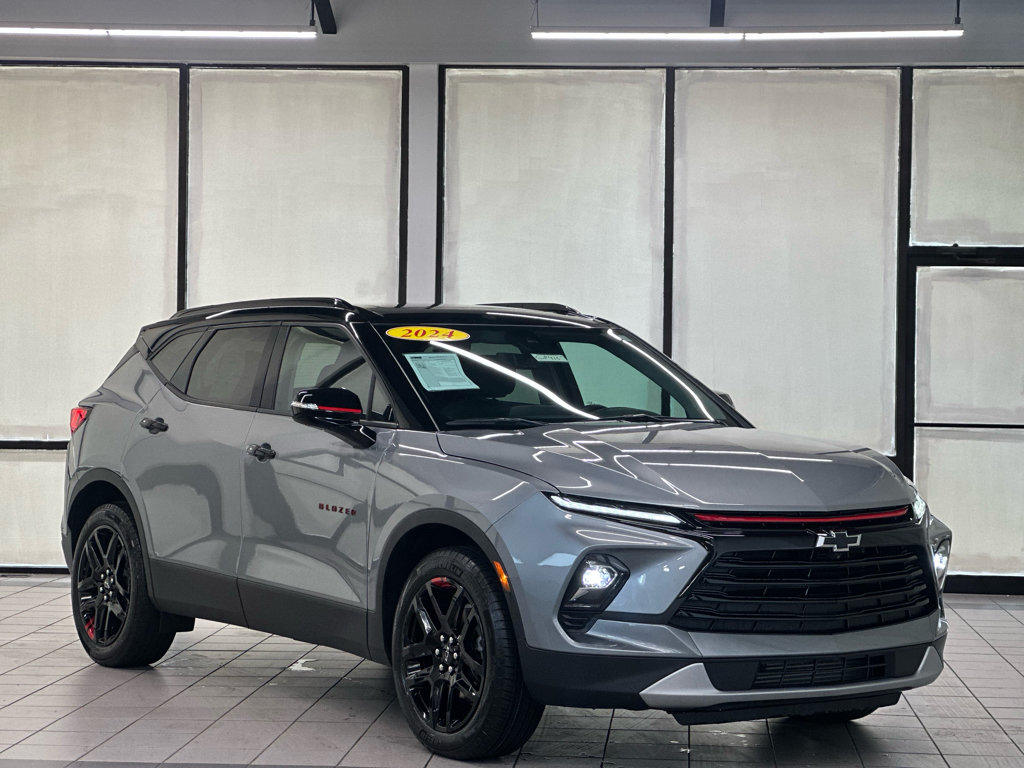Used 2024 Chevrolet Blazer LT w/ Sound & Technology Package AWD/4WD image 1