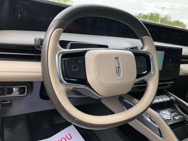 Used 2024 Lincoln Nautilus Premier w/ Equipment Group 102A image 6