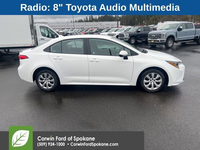 Used 2025 Toyota Corolla LE image 2
