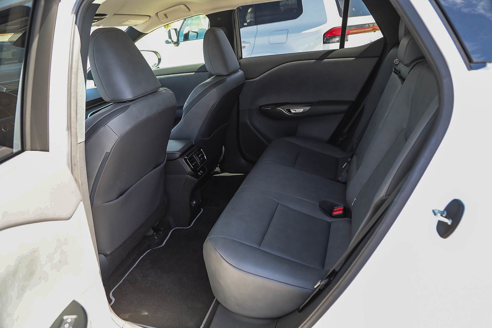 Used 2024 Lexus RZ 300e Premium FWD image 18