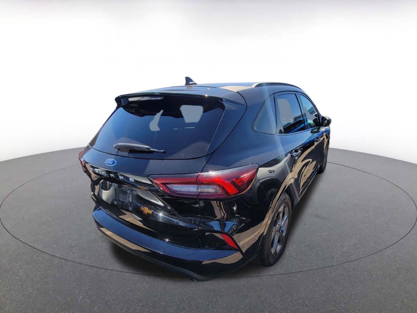 Used 2023 Ford Escape ST-Line image 3