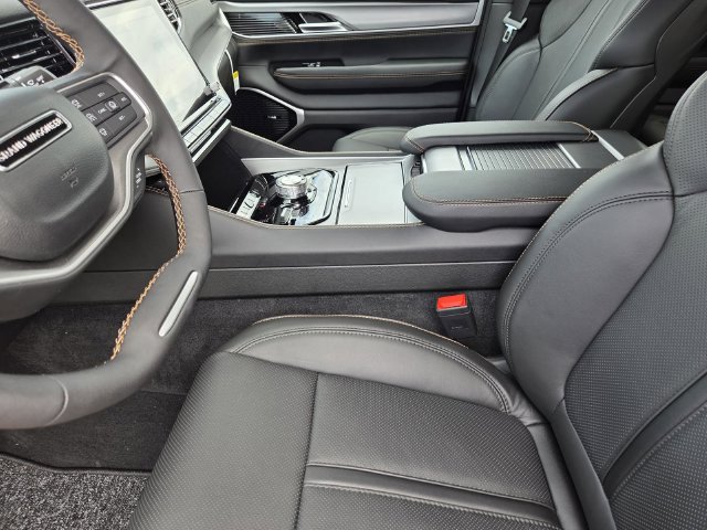 New 2026 Jeep Grand Wagoneer L 4WD image 25