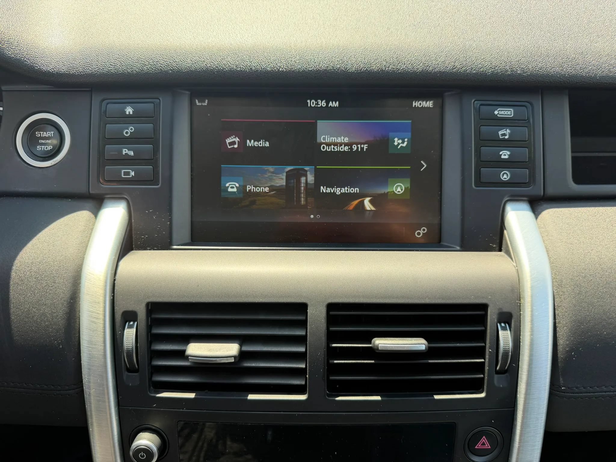 Used 2018 Land Rover Discovery Sport HSE AWD/4WD image 18